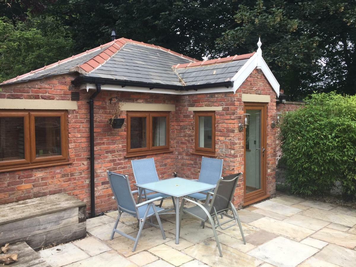 The Old Vicarage Lodge Manchester Exteriör bild